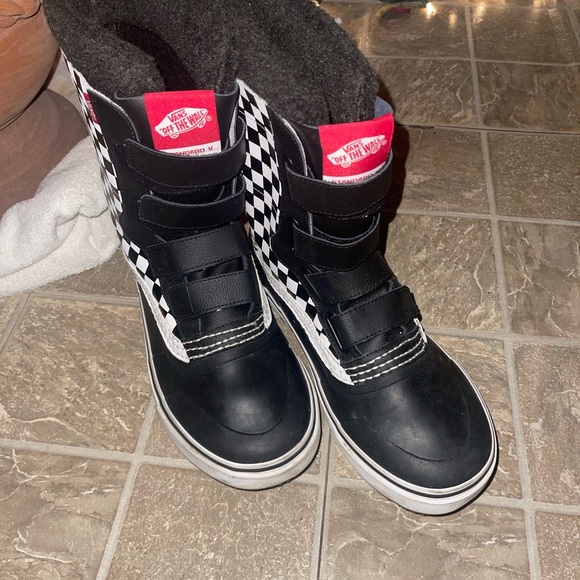 Vans Black and White Checkered Boots - Picture 4 of 8